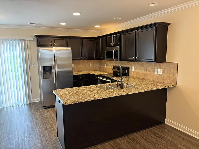 332 Sam Houston Cir — Photo 12