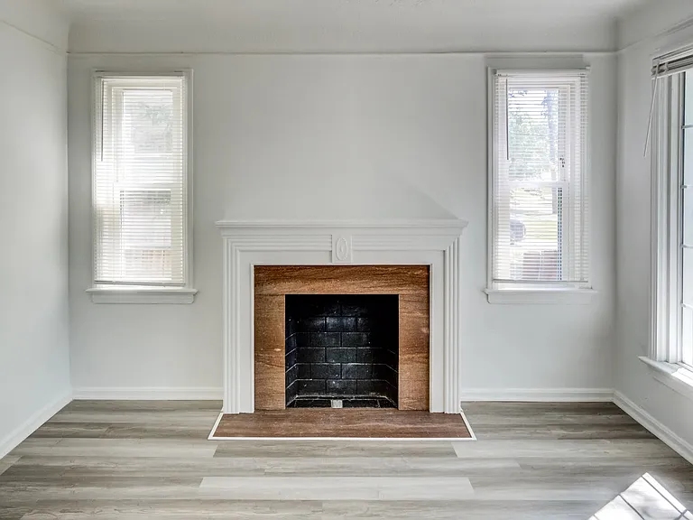 217 Grand Blvd — Photo 17