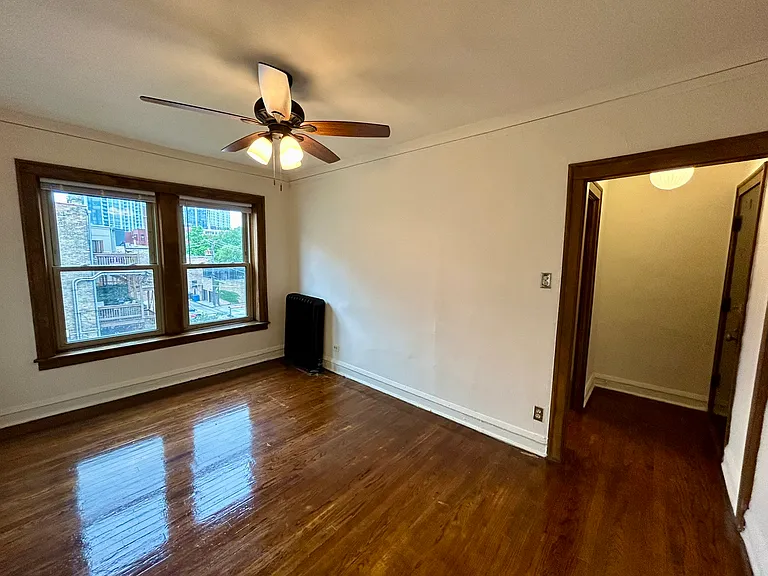 520 W Belden Ave — Photo 17