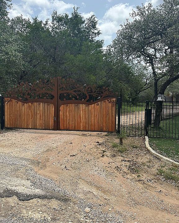 1st image of 16207 Big Oak Cir