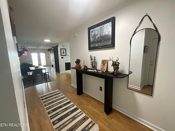 5th image of 100 Village Way APT E