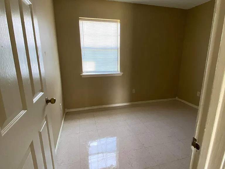 689 Jill Ln #A — Photo 4