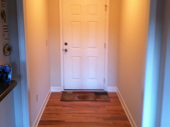 3rd image of 226 Greenbriar Dr