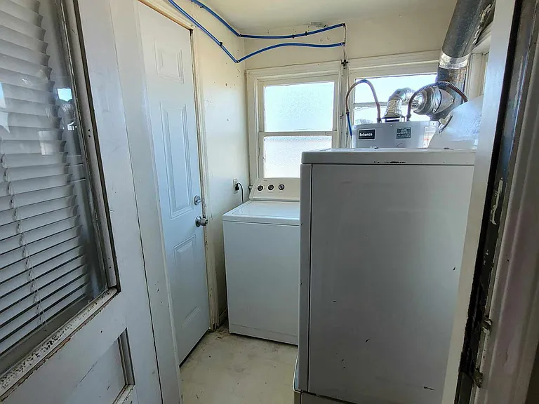 1005 N B St #2 — Photo 9
