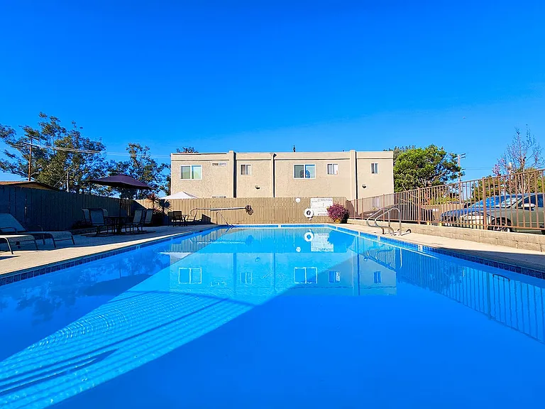 Sandalwood Apartments — Photo 48