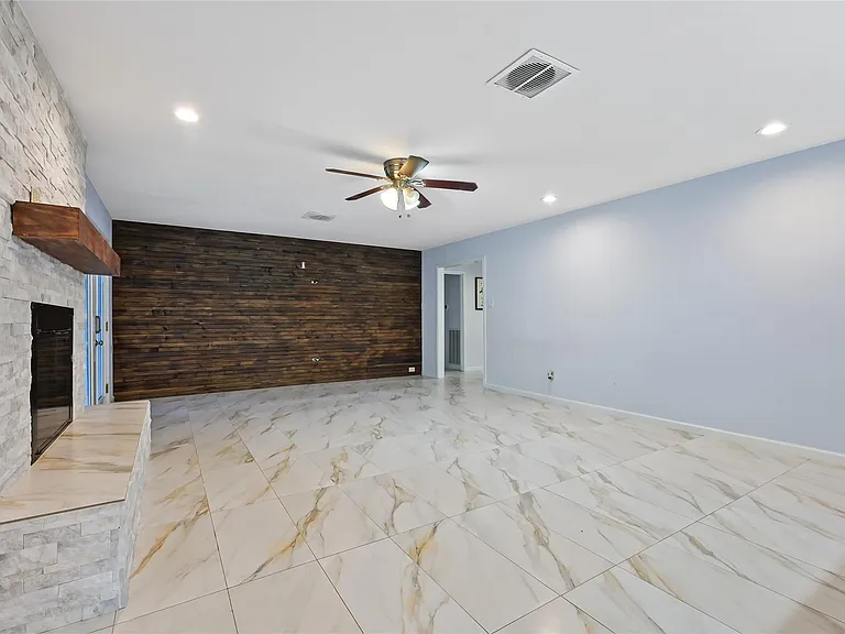 12018 Beinhorn Dr — Photo 6
