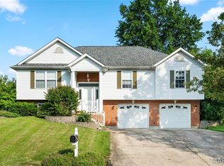 204 Hara Ln, Washington, MO 63090
