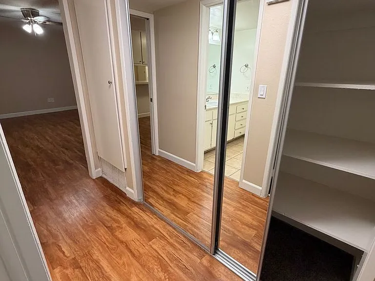Portofino Apartments — Photo 8