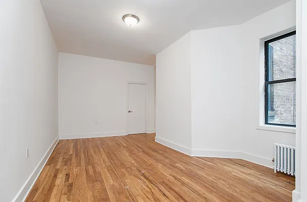 Rented by OGI Management | media 26