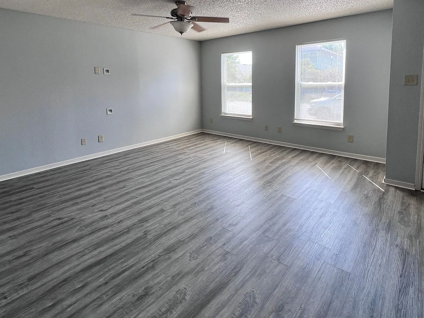 New vinyl plank flooring 3BD/2.5BA in South Lafayette — Photo 3