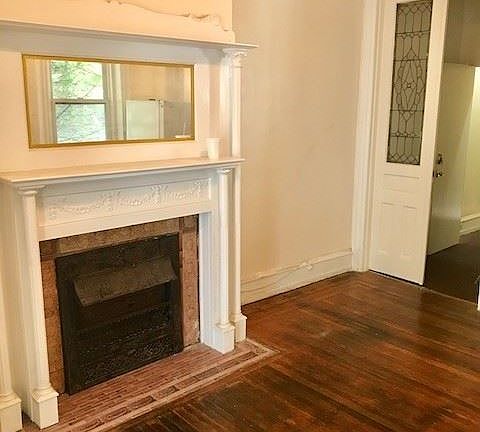 2nd image of 2810 W Oxford St #2