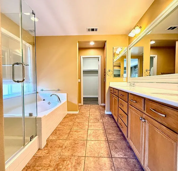 1319 Jacaranda Cir — Photo 13