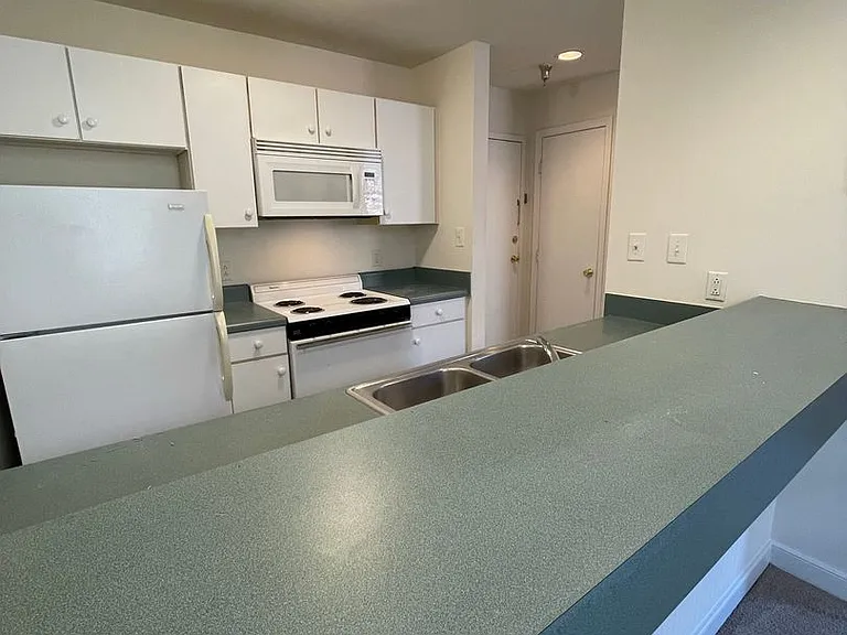 415 E. Grace Street — Photo 34