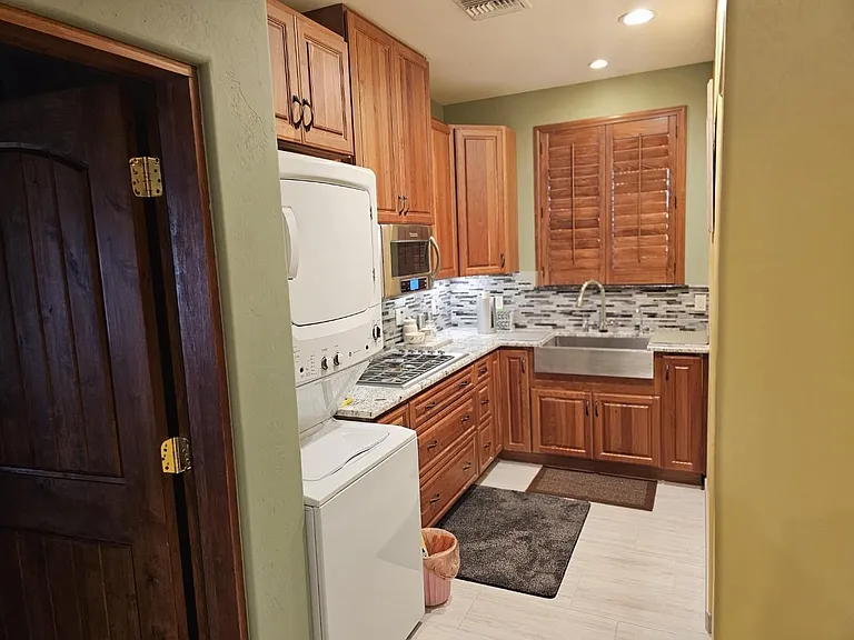 7040 N Montecatina Dr — Photo 7