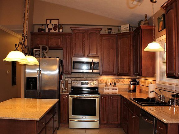 4th image of 120 Keeneland Ct