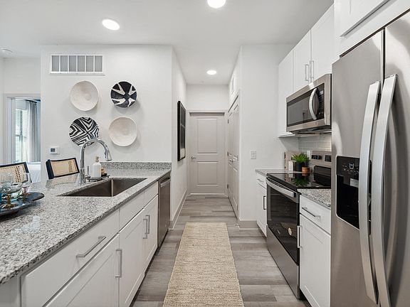 3rd image of 945 Blakey Ln #6101