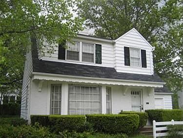1st image of 111 Lake Edge Dr