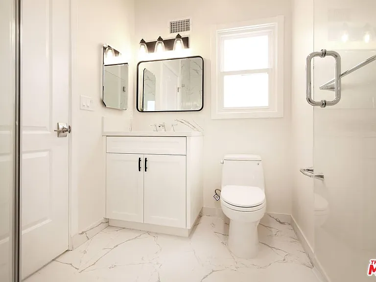 442 S Roxbury Dr #A — Photo 30