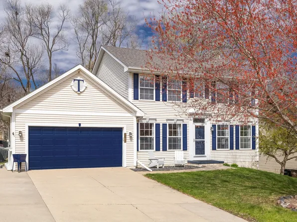 5180 Sycamore Dr, Pleasant Hill, IA 50327