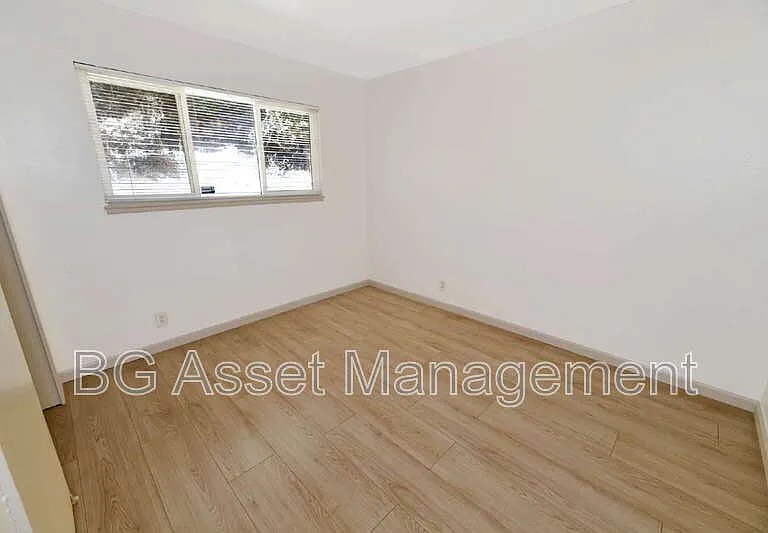8049 Greenridge Dr #26 — Photo 14