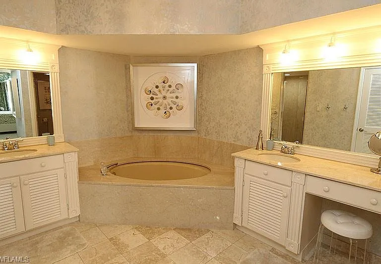 4251 Gulf Shore Blvd N #17A — Photo 17
