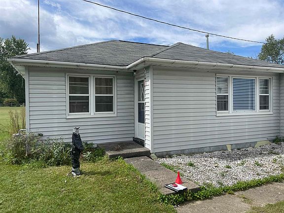 2nd image of 2671 E Maple Rd