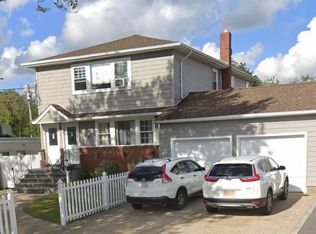 27 Division Ave APT 1, Levittown, NY 11756