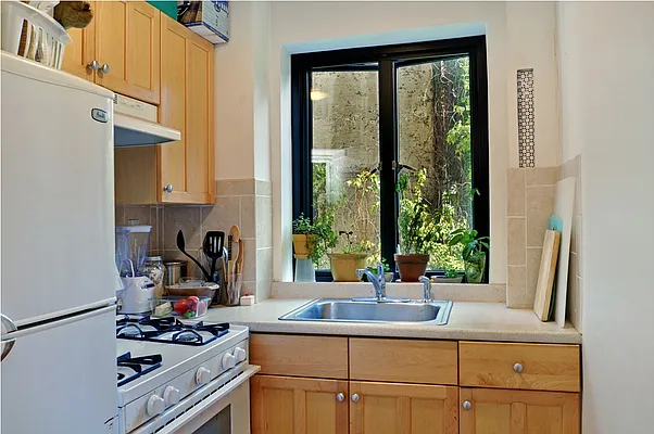 Rented by Corcoran | media 23