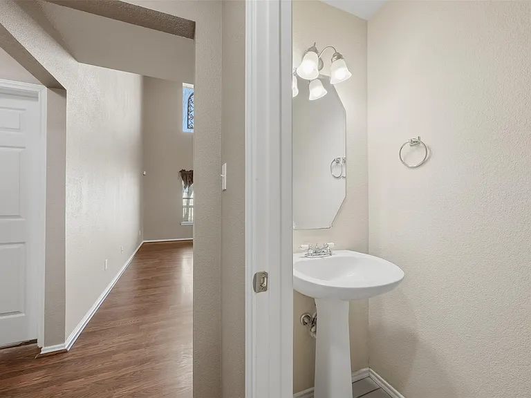 26038 Palmdale Estate Dr — Photo 26