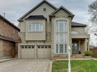 39 Green Meadows Cir, Toronto, ON M2J5G6
