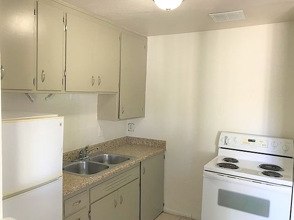4th image of 4815 N 15th Ave APT 17