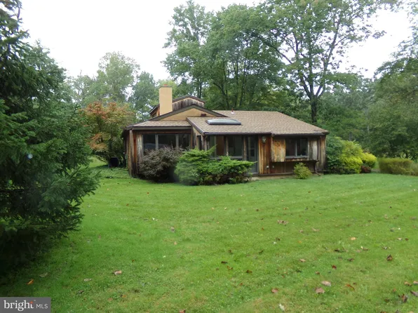 105 Old Forge Rd, Erwinna, PA 18972