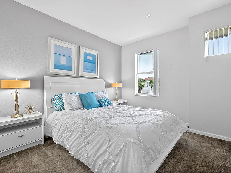 Mirage Bay Apartments — Photo 16