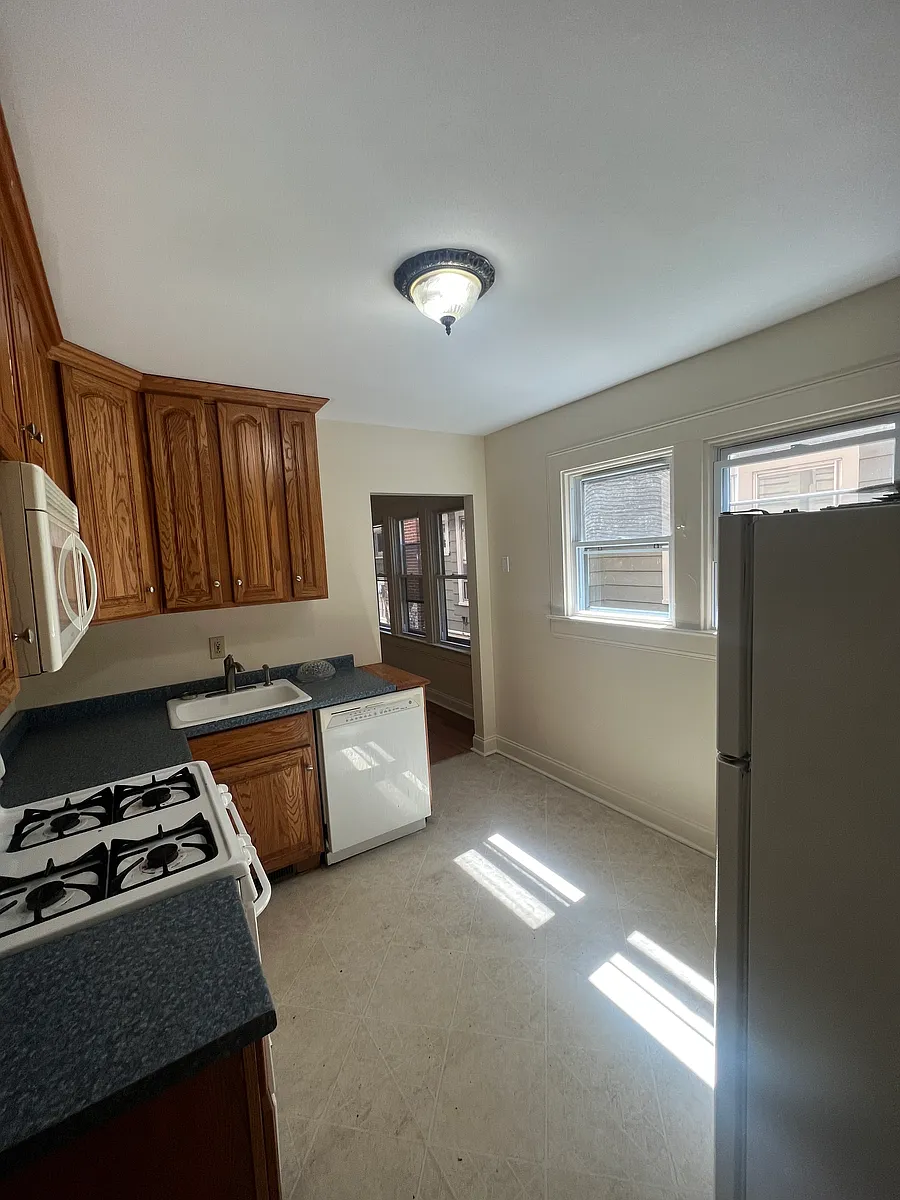 Building Photo - 440-42 Tennyson Ave #442