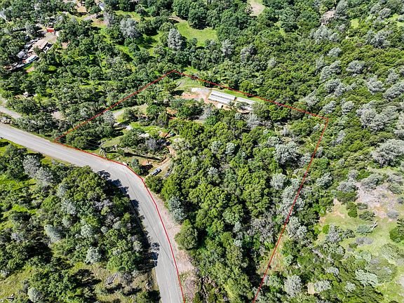 2nd image of 15806 Perimeter Rd