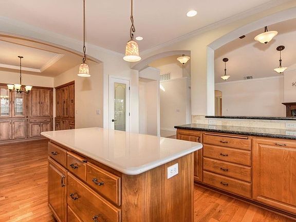 2nd image of 2325 Fieldstone Dr