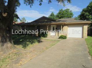 3915 Emerald Dr, Mesquite, TX 75150