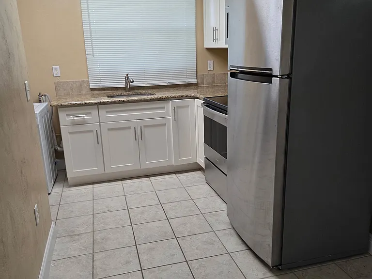 1612 Montgomery Ave — Photo 5