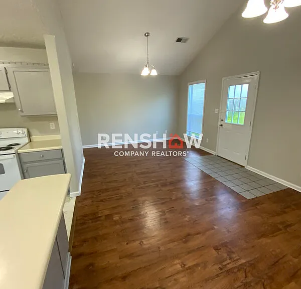 642 Gibson Rd — Photo 2