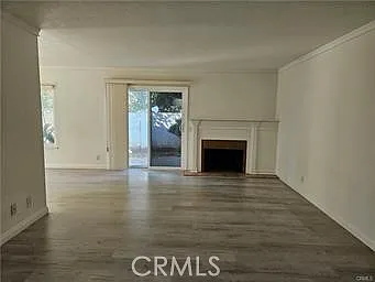 4 bed, 2.5 bath, 1992 sqft, $4,000 — Photo 2