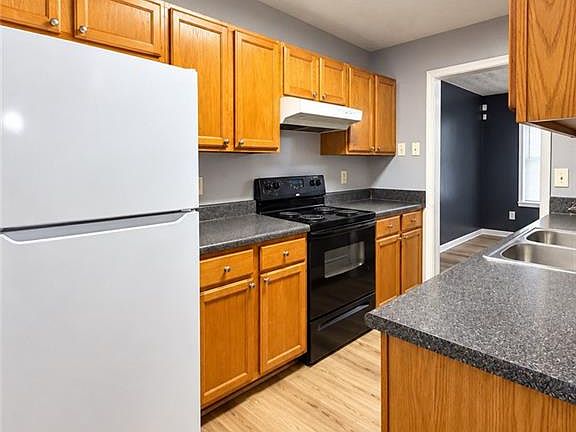 3rd image of 2111 Country Walk Way SE APT A
