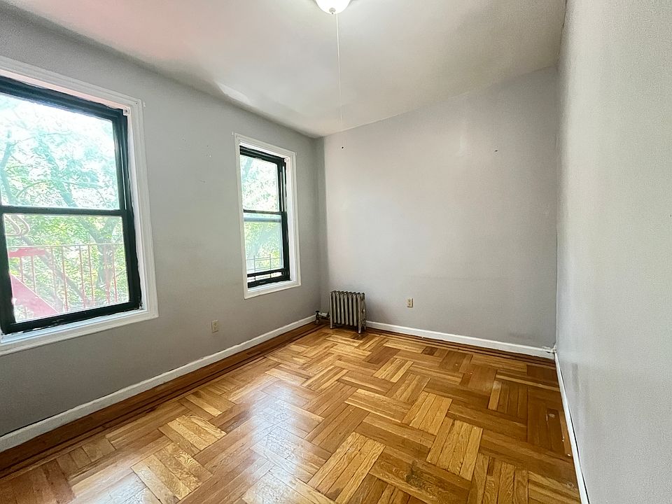 2nd image of 30 Dongan Pl APT 4L