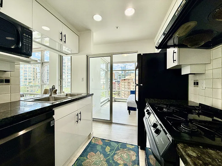 189 Aquarius Mews — Photo 10
