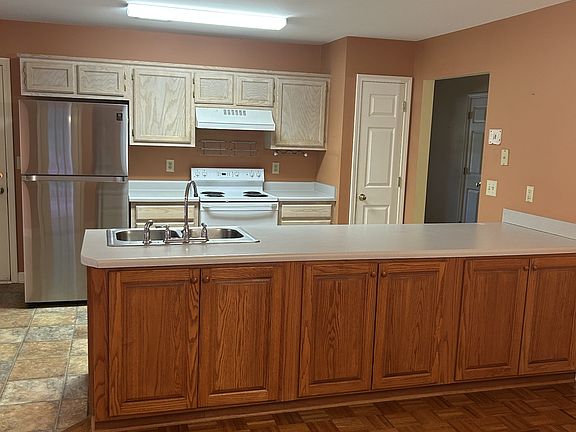 3rd image of 7132 Somerset Farms Dr