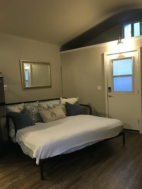 Daybed converts to king.