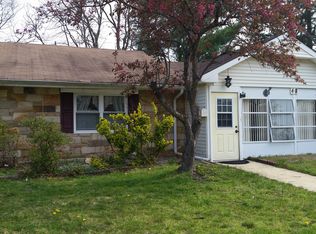 4B Carnation Dr, Lakewood, NJ 08701