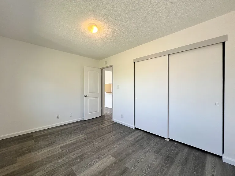 577 Freeway Dr — Photo 12