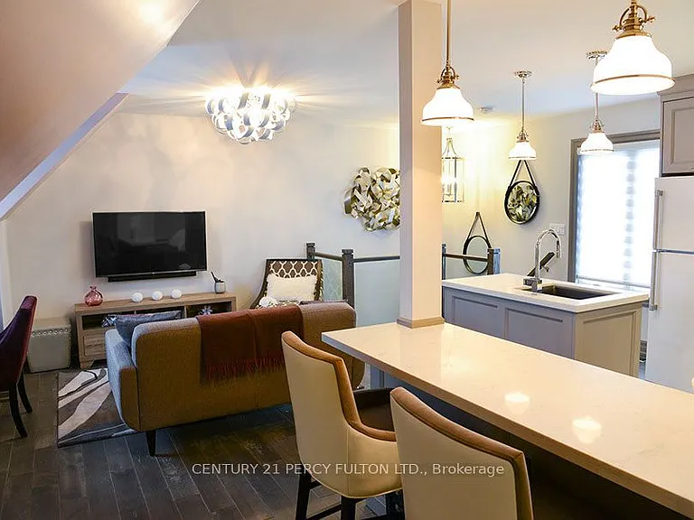 44 Hawkridge Ave #COACH HOUSE — Photo 4