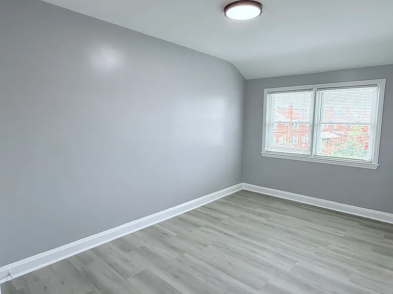 415 Edmunds Way — Photo 16