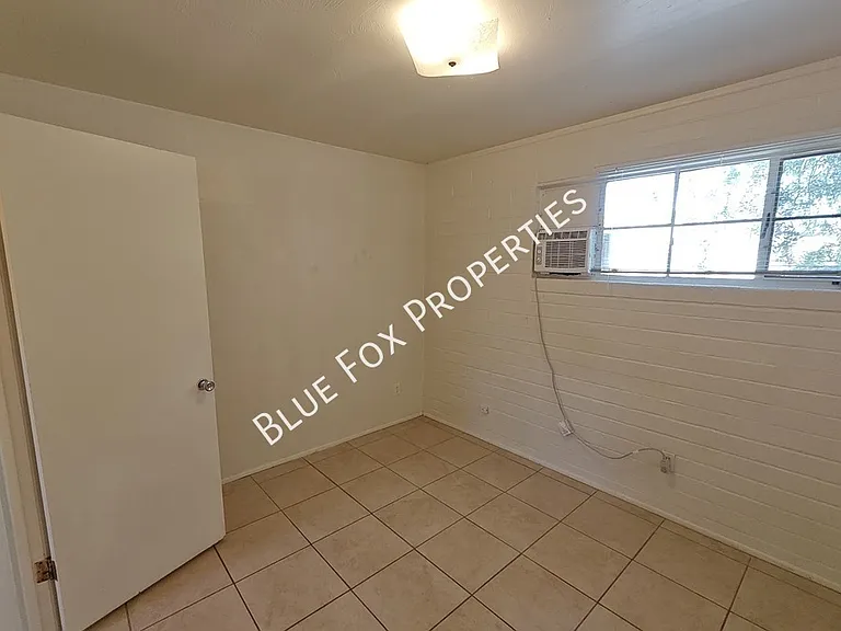 1224 N Camilla Blvd — Photo 9